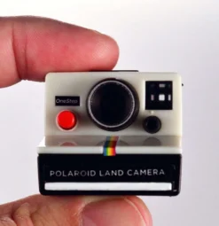 Polaroid Land Camera Keychain -Pro Camera Kit Store 91dj1PPuoAL. SL1500 1000x1034 1
